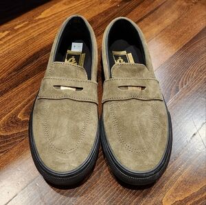 VANS Beatrice Domond Dark Olive Men's Size 6.5 Womens Size 8